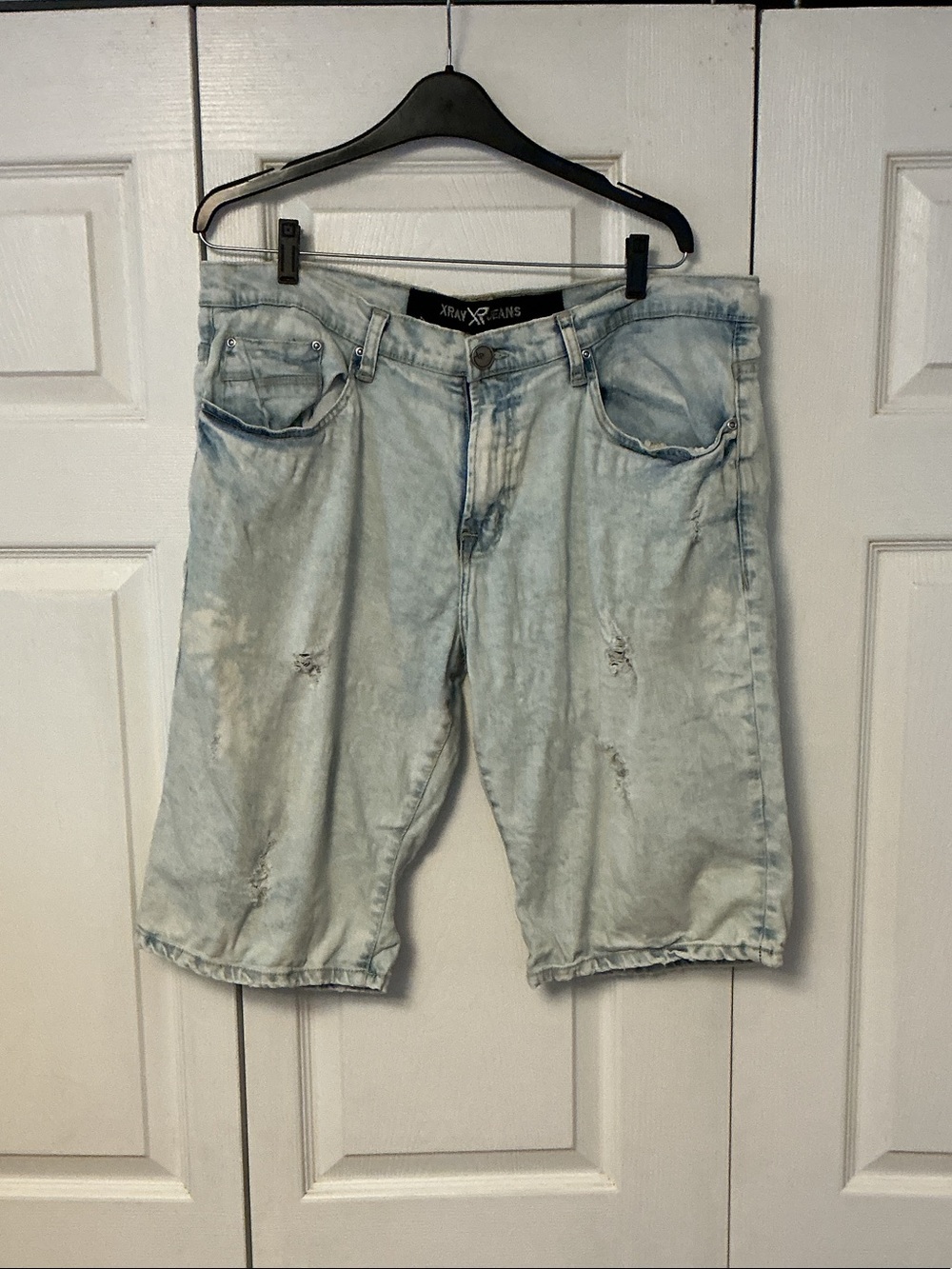 Men’s Light Wash Distressed Denim Shorts